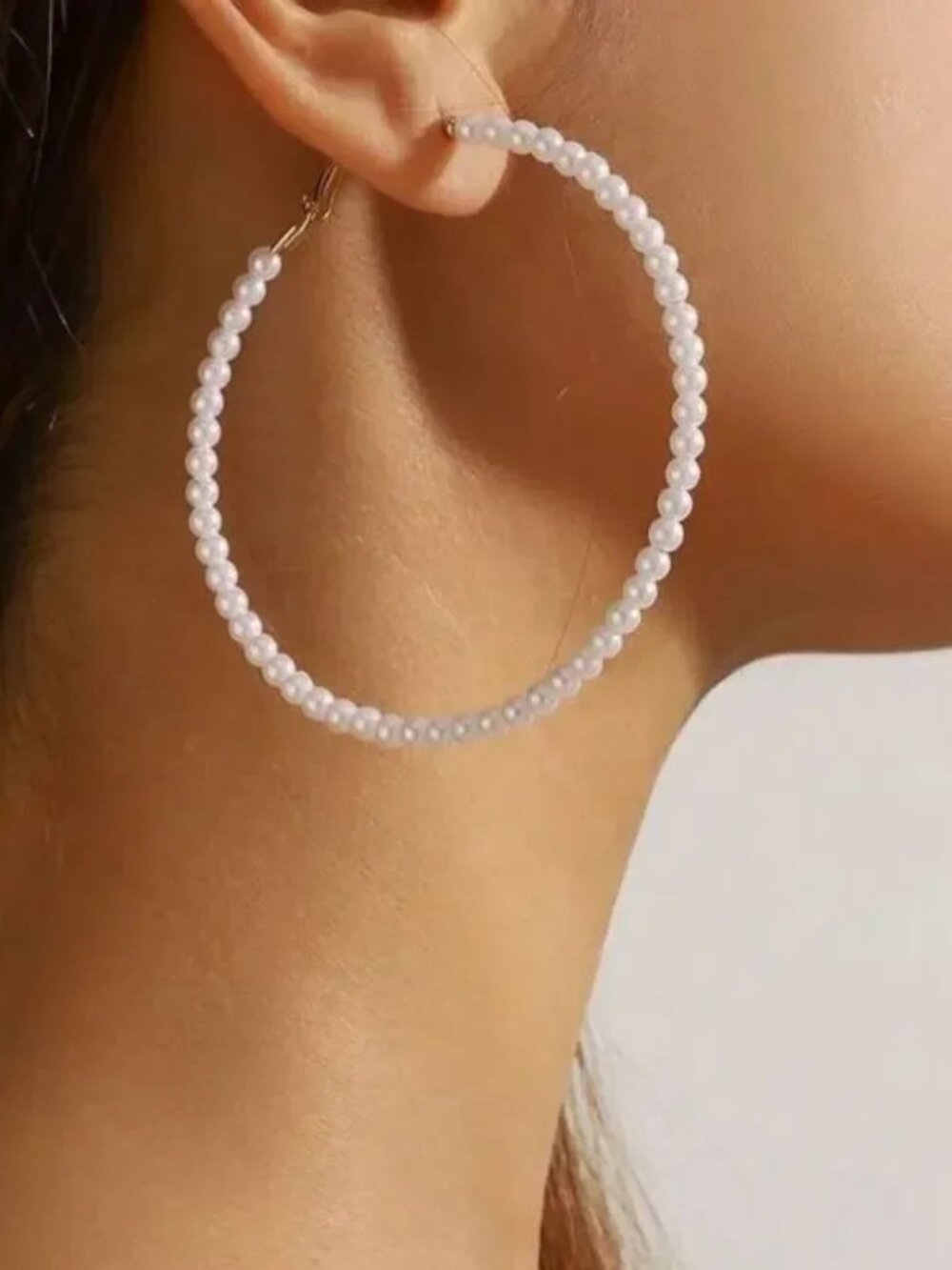 Pearl Hoop Earrings Q247